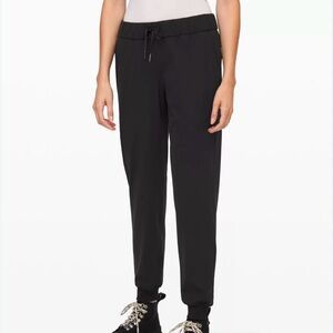 lululemon on the fly joggers
